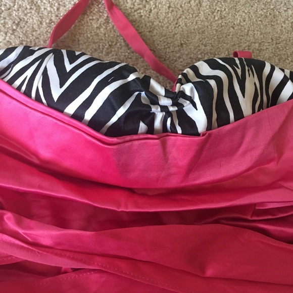 Pink Zebra Prom Sweetheart Halter Dress 👗 - Picture 4 of 8