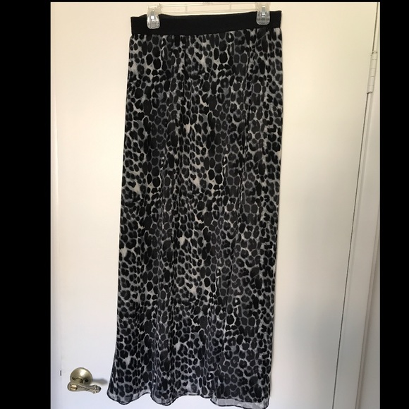 Express Leopard print chiffon maxi skirt - Picture 2 of 4