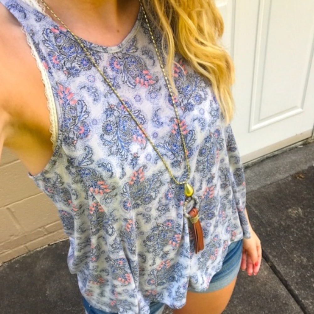 American Eagle paisley tank top!