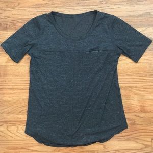 lululemon tee