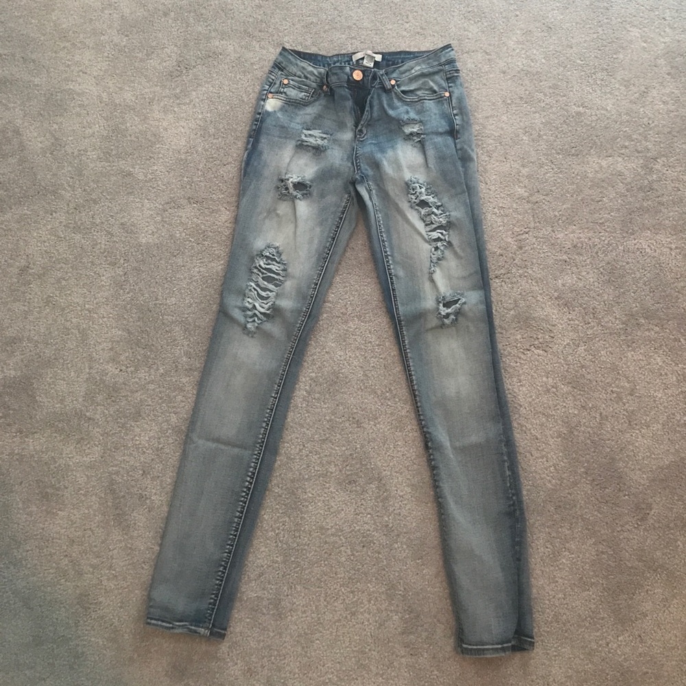 Distressed boyfriend jeans
