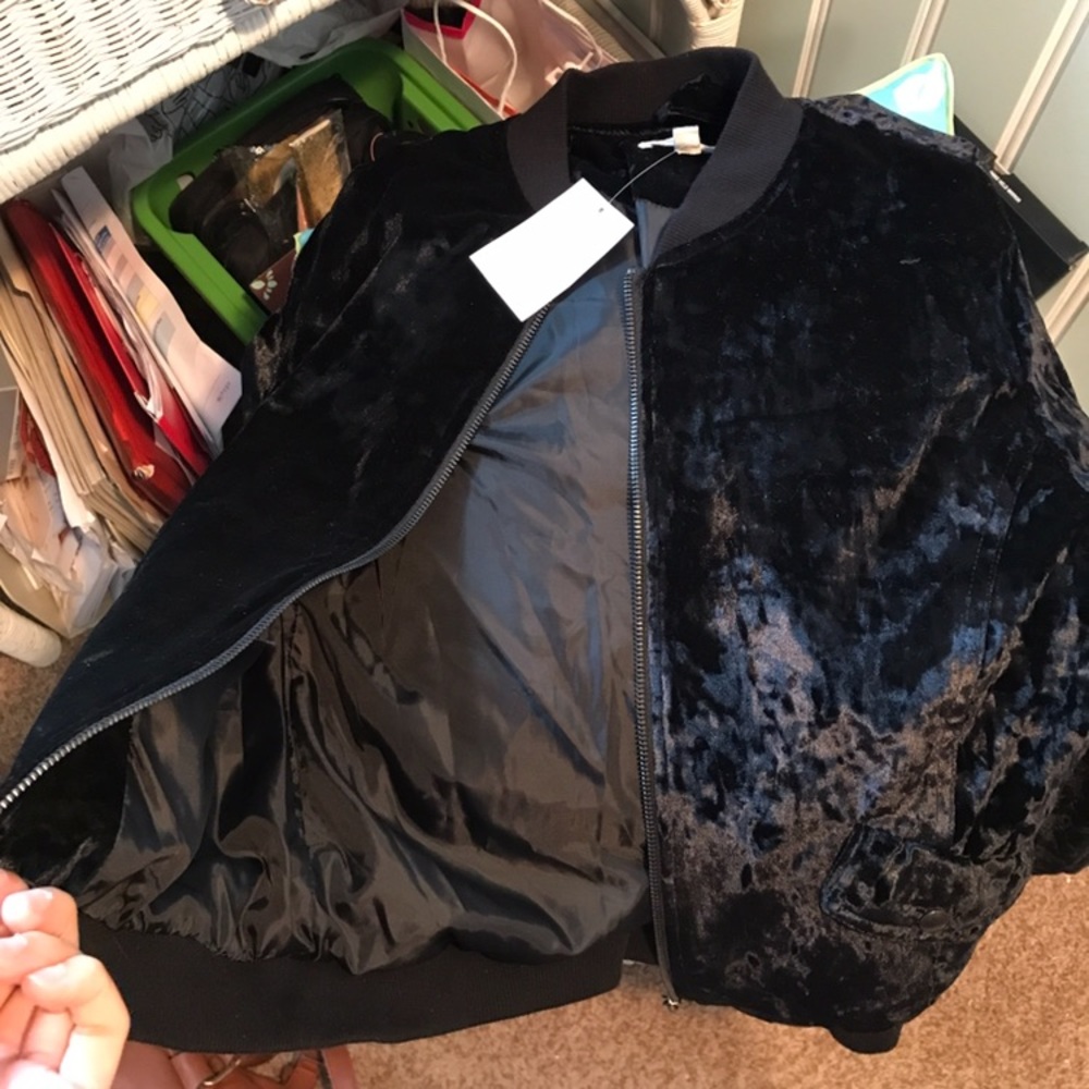 🖤 Black velvet never worn jacket 🖤
