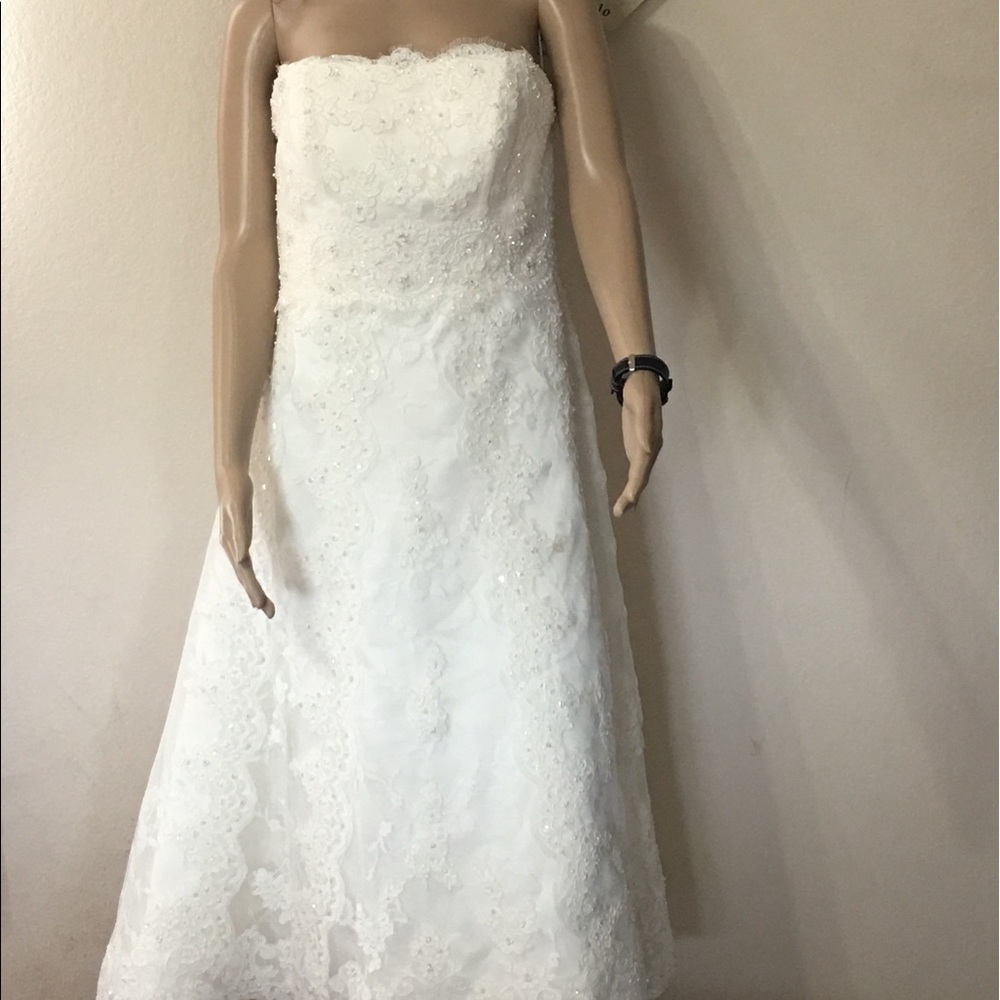 Wedding Dress - Picture 2 of 6