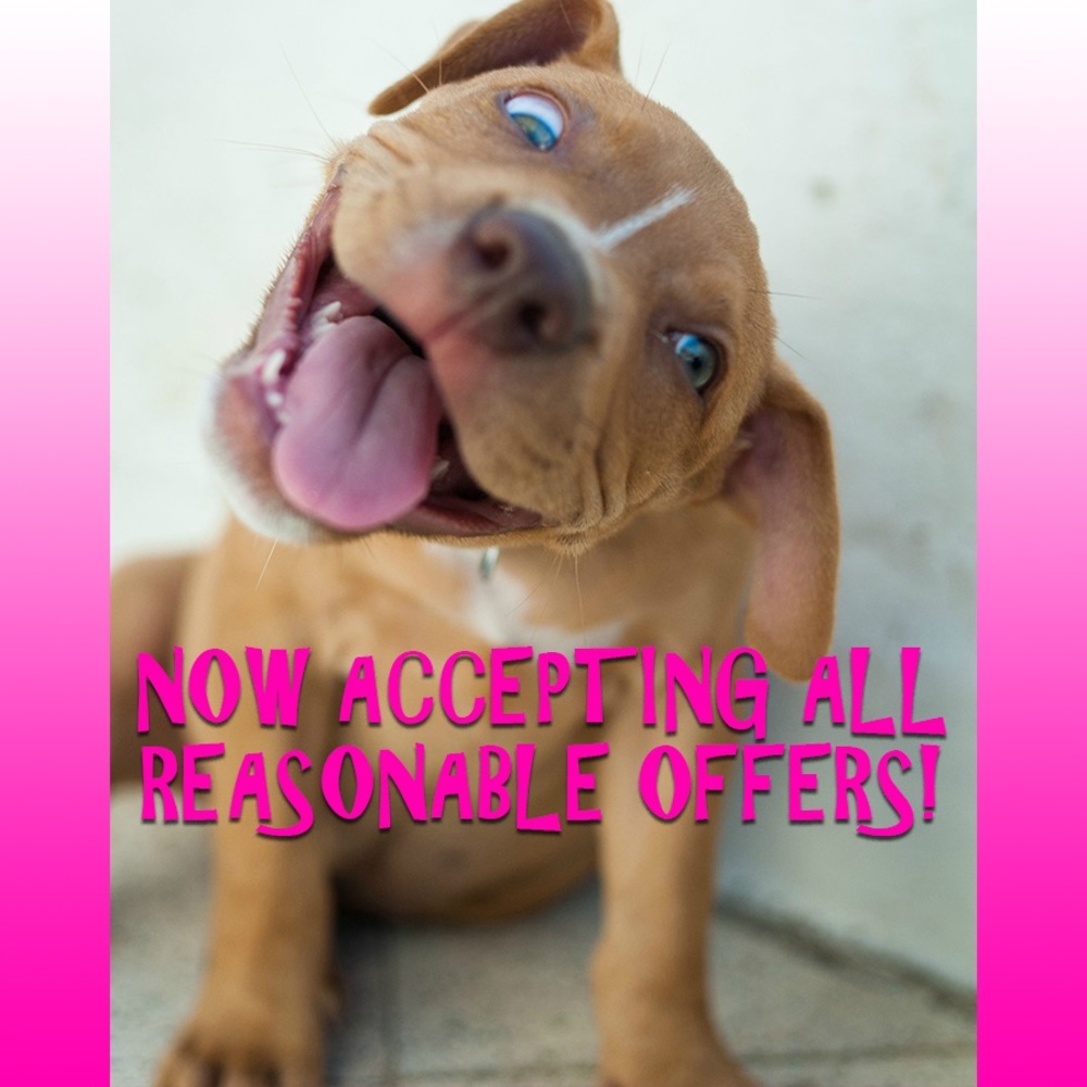 ✨ ACCEPTING ALL REASONABLE OFFERS ✨ 😜🙃🛍