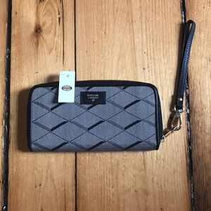 NWT Fossil Black Patterned Zip Clutch Wallet