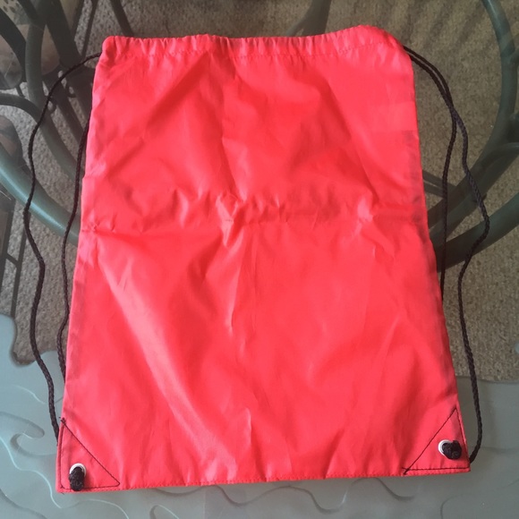 Red Kia VidCon Drawstring Backpack Bag w/ Pocket - Picture 4 of 4