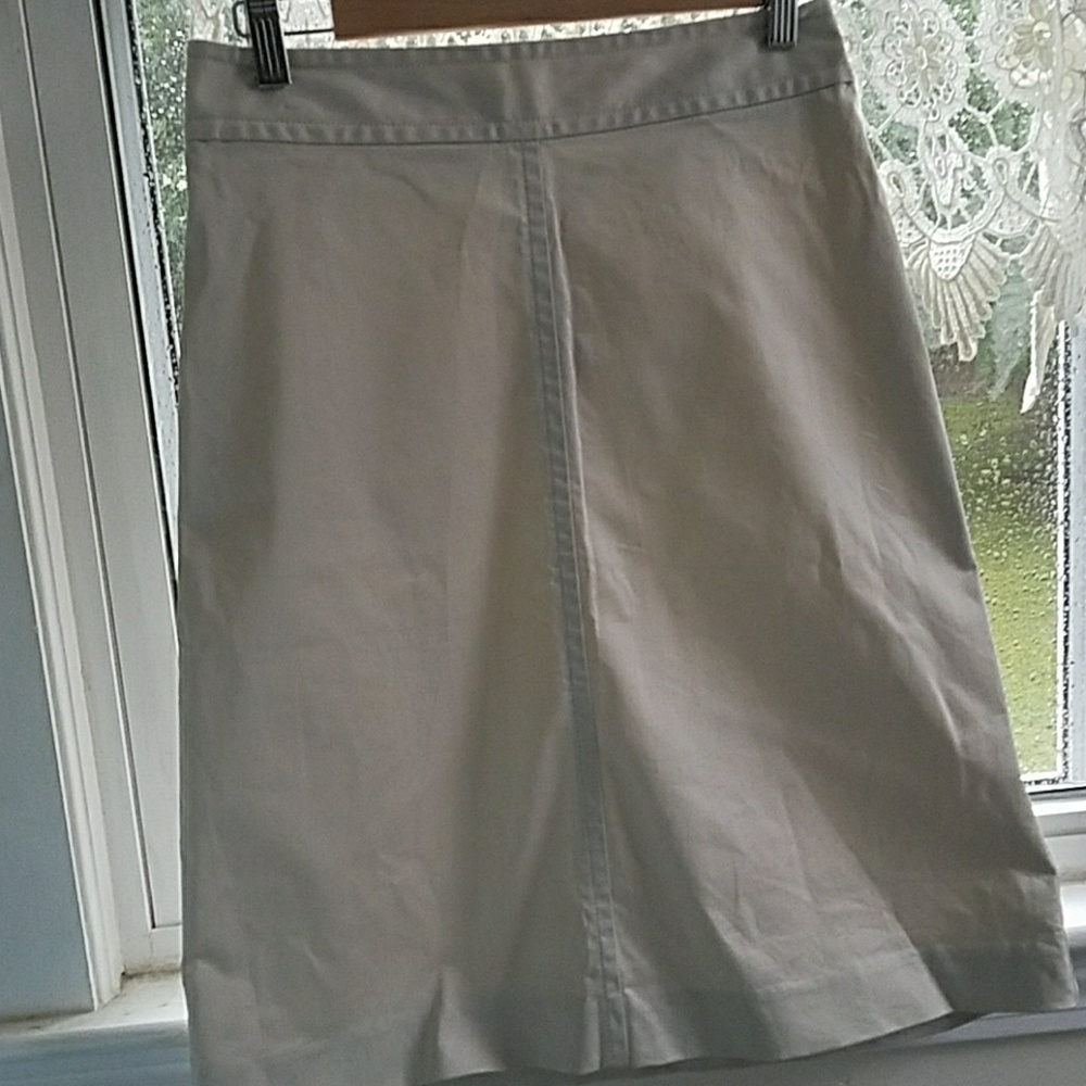 Banana Republic stretch khaki skirt
