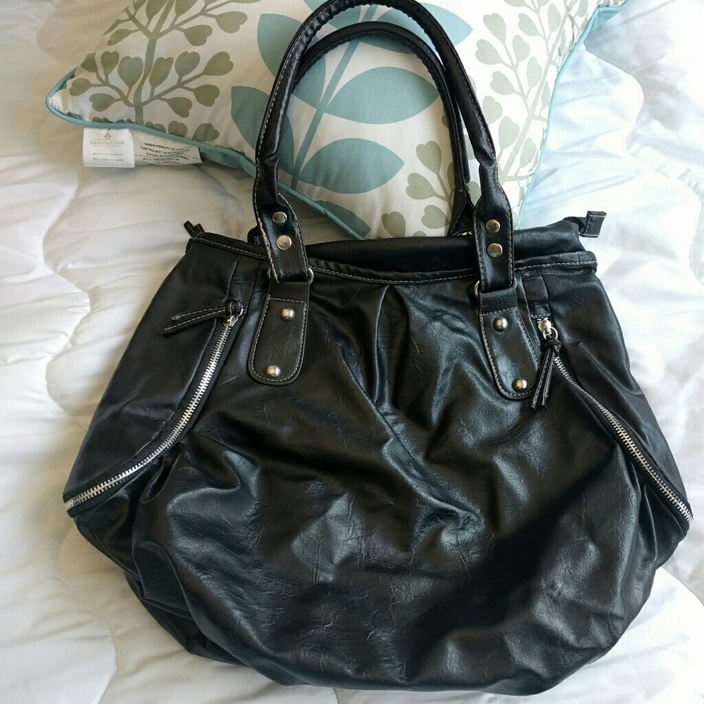 Black Purse - Picture 3 of 8