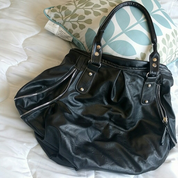 Black Purse - Picture 5 of 8