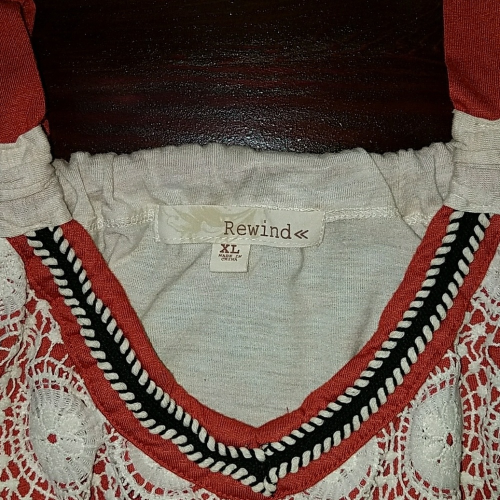 Lace front Feminine Tank - Picture 3 of 3