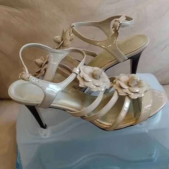 Taupe Color Heels - Picture 1 of 2