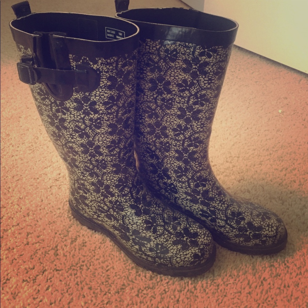 Black and white floral rain boots
