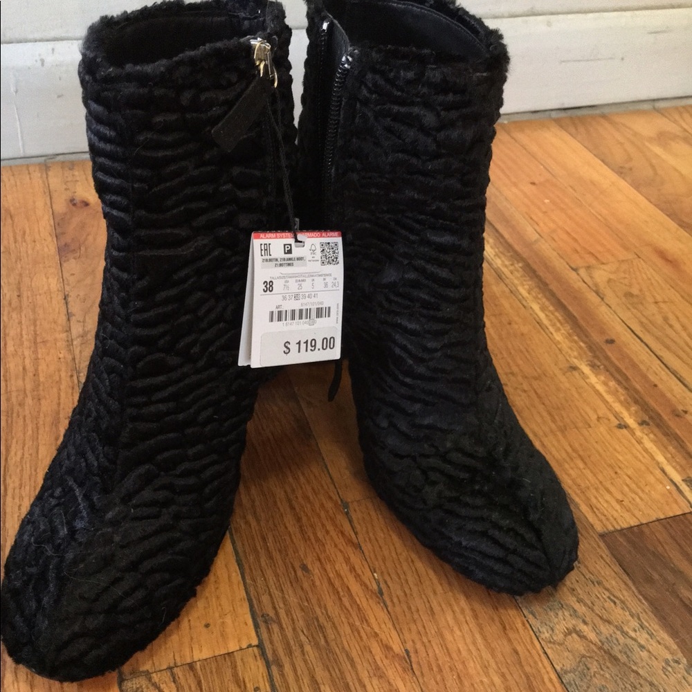 NAME YOUR PRICE!Velvet Booties! New w Tags! 