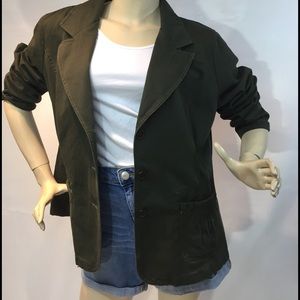 Gorgeous little army green jacket