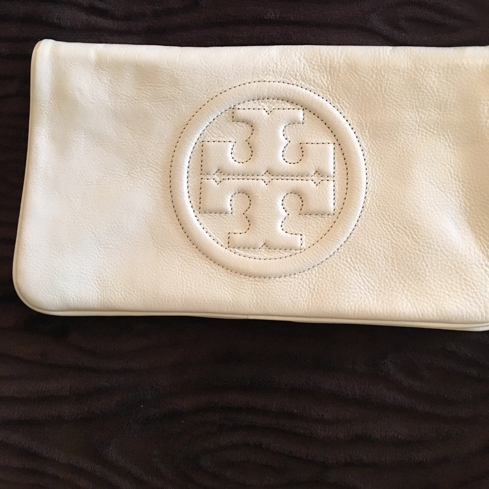 Torry Burch clutch 👛