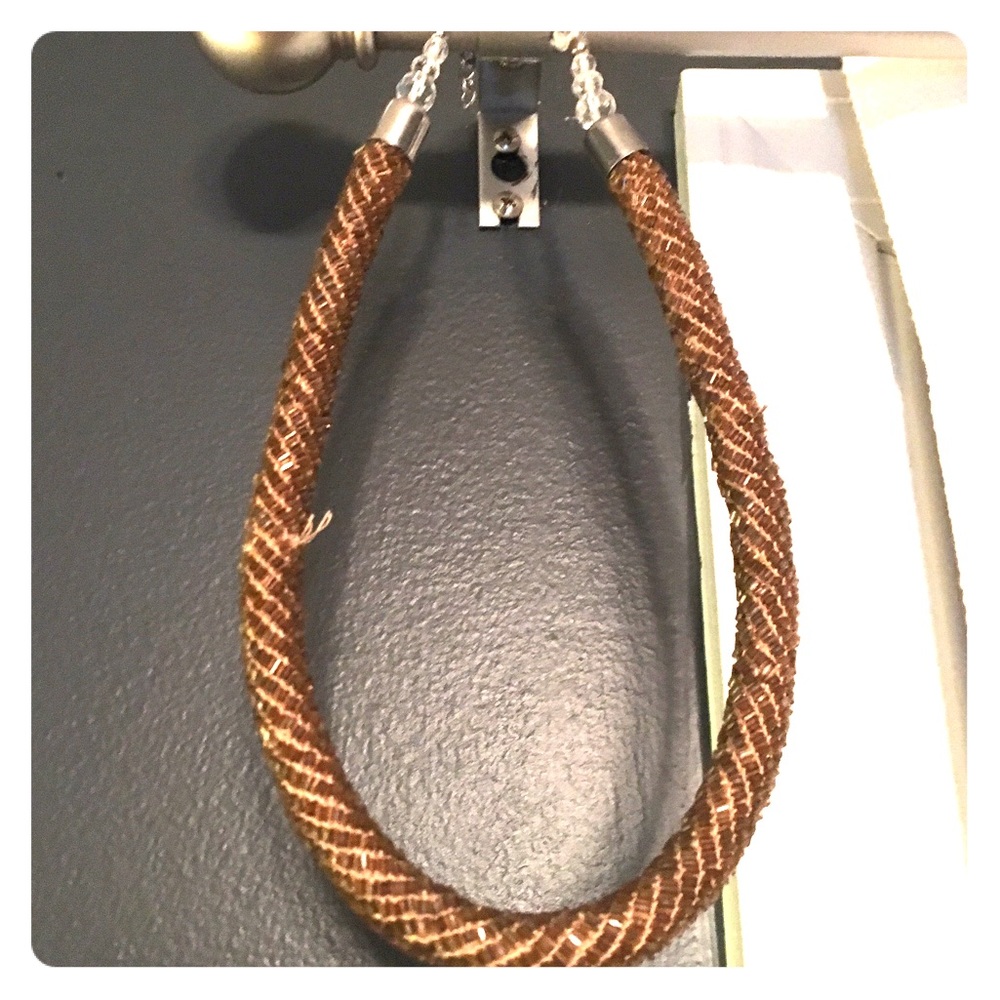 Beaded fashion necklace