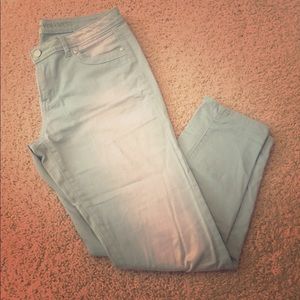 Sky blue Vera wang ankle jeans