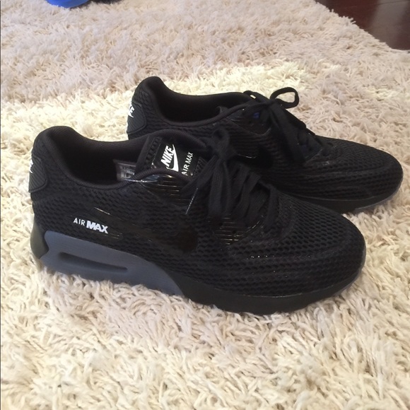 Nike Shoes - NikeAirMax blk/grey NEW Size 9.5/10- 2 pairs left!