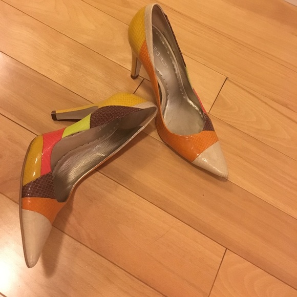 Multi-color BCBGirls heels. SIZE 5.5 - Picture 3 of 6