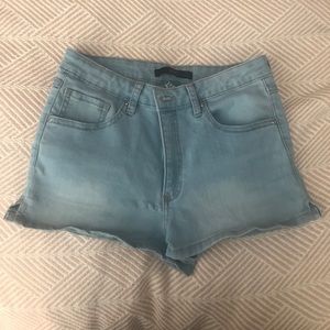 Stretchy jeans shorts