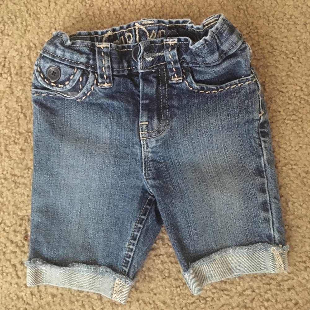 Adorable jean shorts!