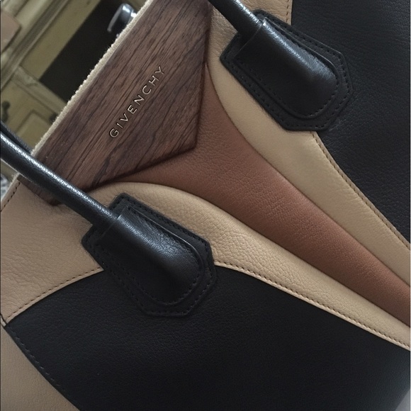 Givenchy Handbags - Medium size antigona givenchy bag W/strap