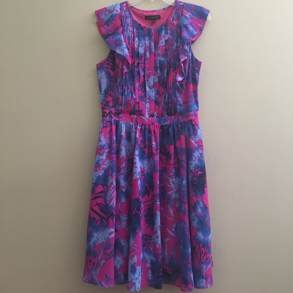 Banana Republic dress with pockets!!!