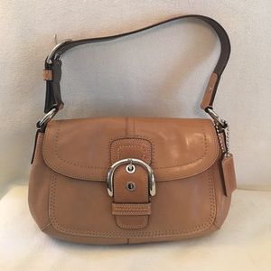 Tan Coach shoulder bag, cute!!