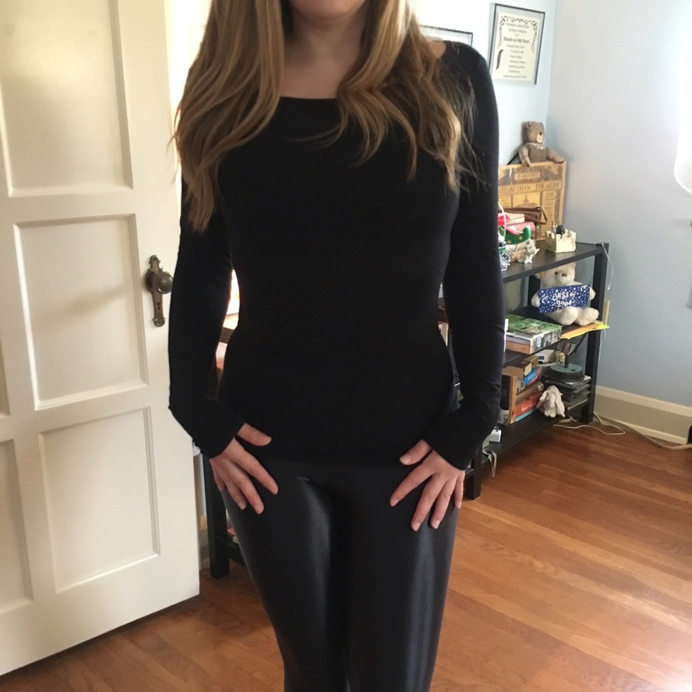 H&M black tee shirt