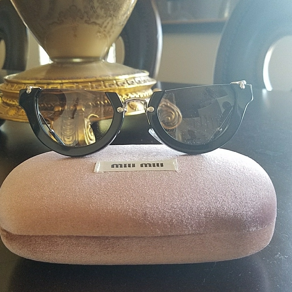 MIU MIU AUTHENTIC SUNNIES