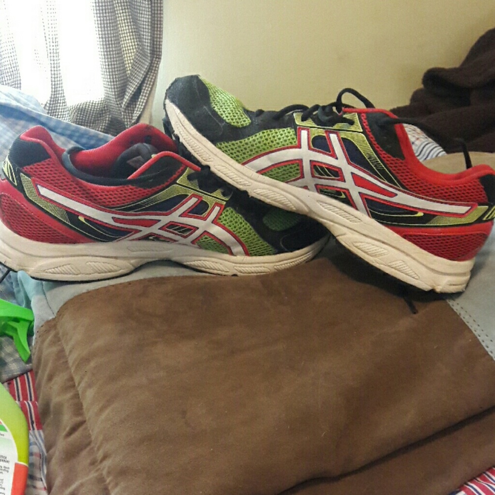 Shoes - Picture 4 of 4