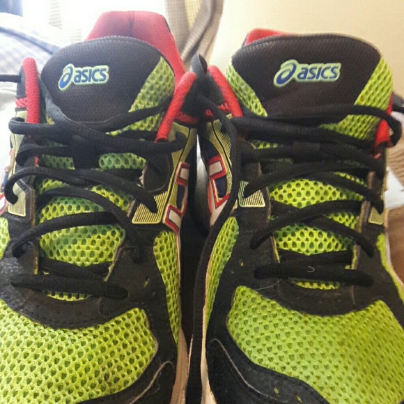 Shoes - Picture 2 of 4