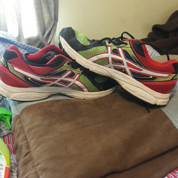 Shoes - Picture 4 of 4