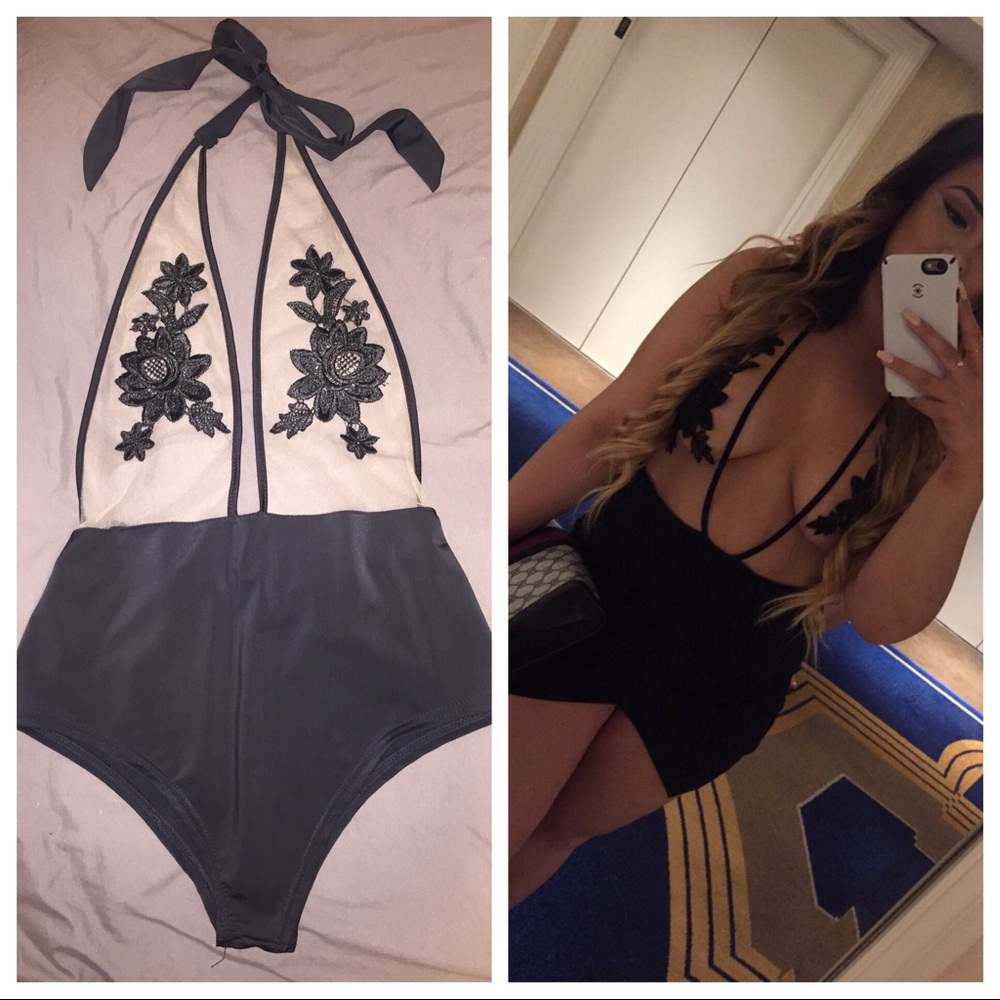 Mesh deep v monokini