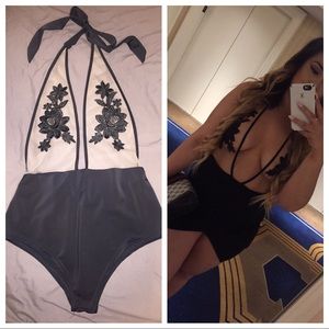 Mesh deep v monokini