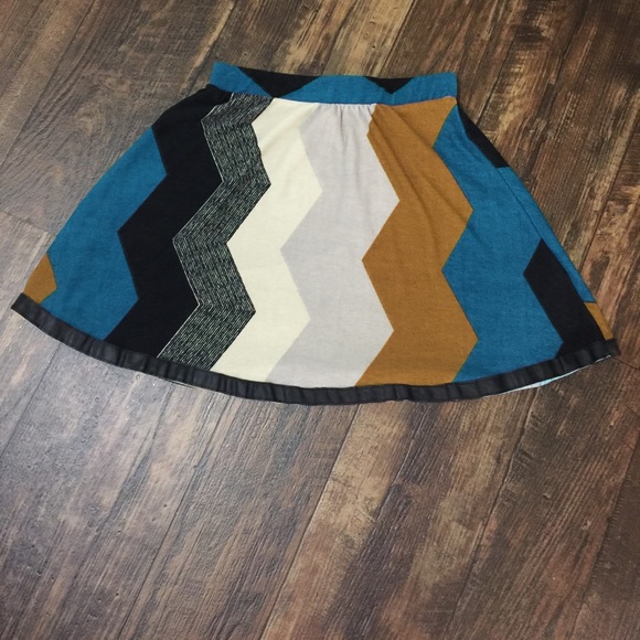 Zig zag boutique skirt. - Picture 1 of 1