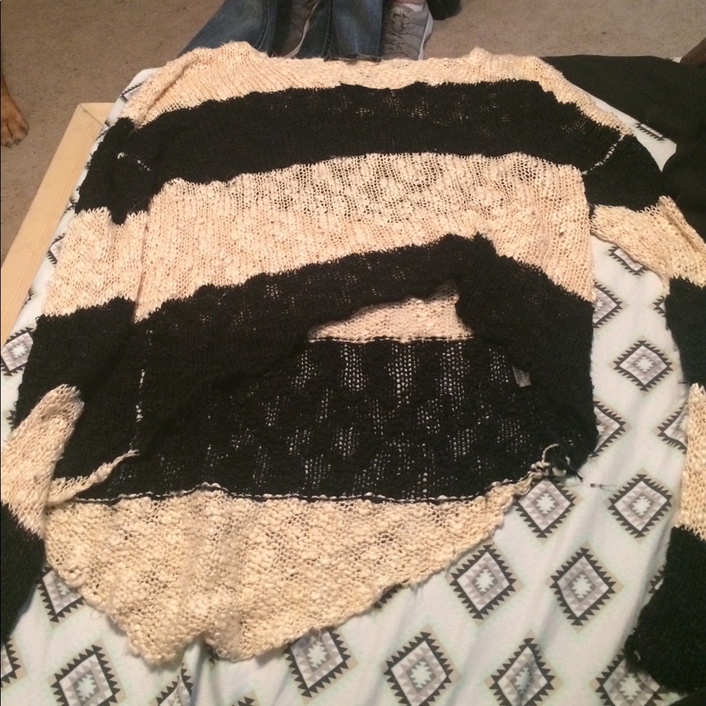Knit black and creme sweater