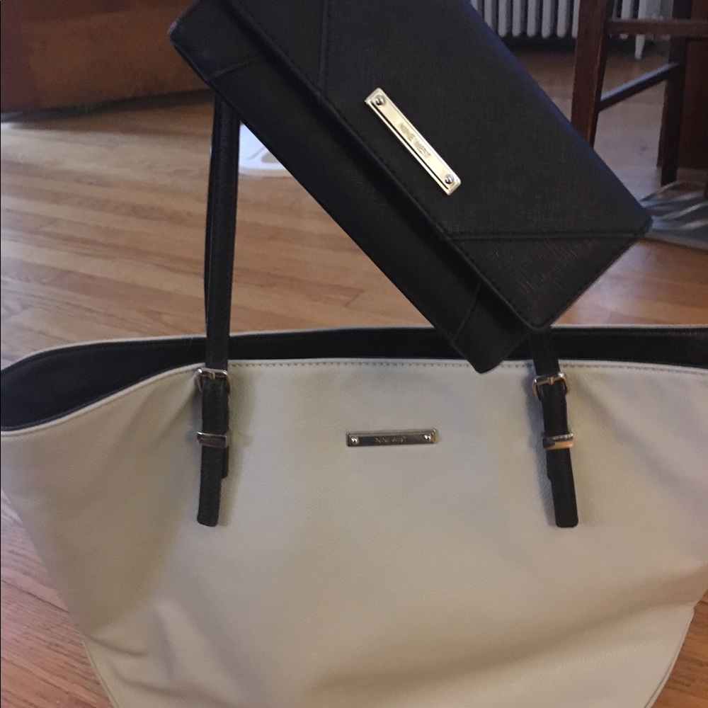 Gray Nine West purse & black wallet set