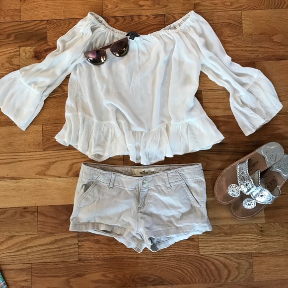 Light Tan Khaki Hollister Shorts - Picture 1 of 4