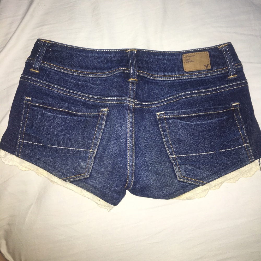Jean shorts with Crotchet detailing - Picture 3 of 3