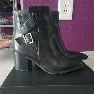 Kenneth Cole Quigley short boots - like NEW!!
