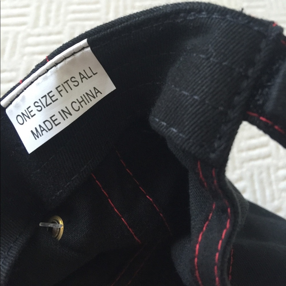 🧢 MINI LABEL CAP BLACK - Picture 7 of 7