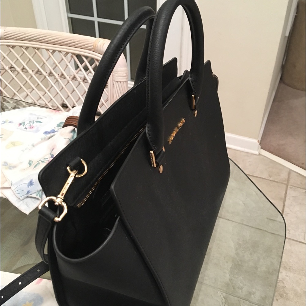 Black Michael Kors purse