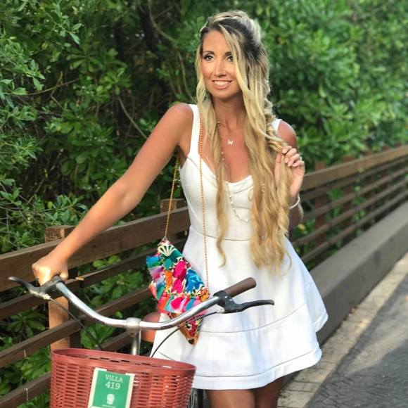 Meet your Posher, Whitney - Picture 1 of 1