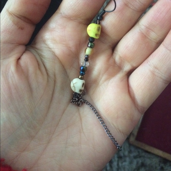 Yellow, pink and white skull earrings - Picture 2 of 4