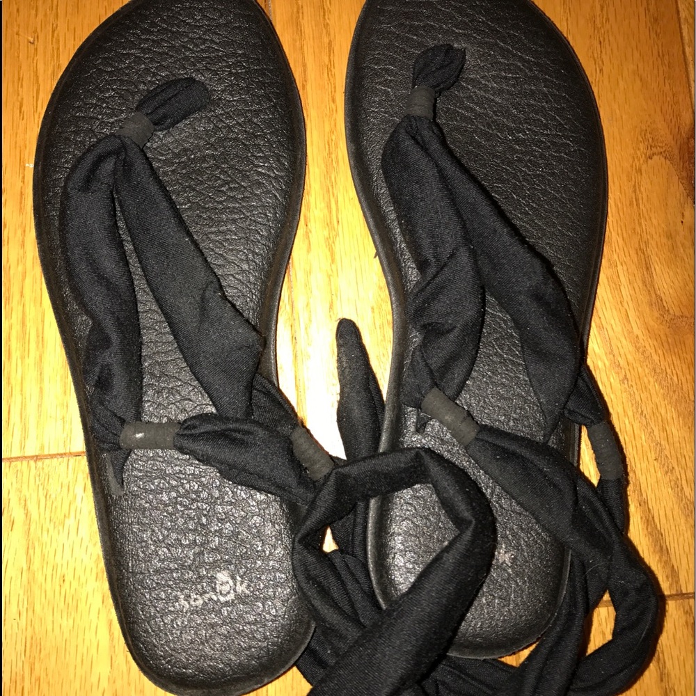 Sanuk tie up sandals.