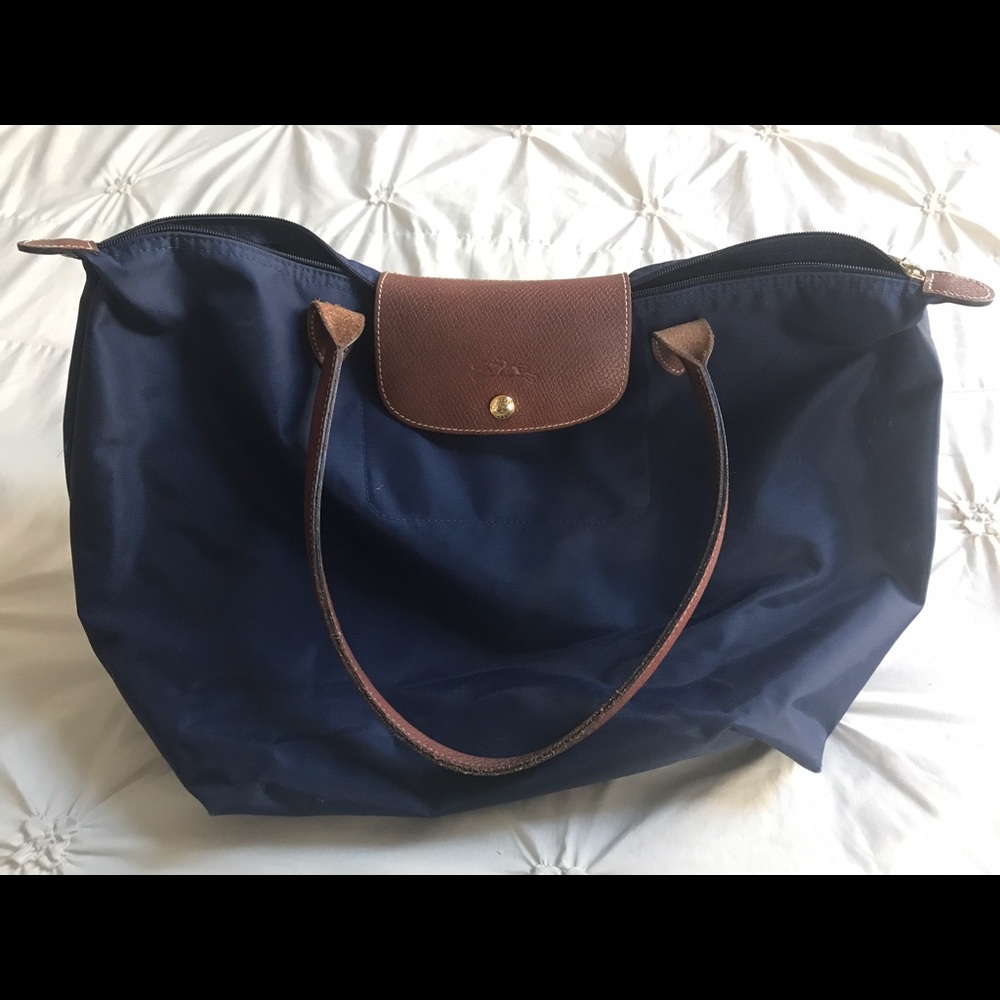 🆕!! Beautiful Navy Longchamp Le Pilage bag 💙