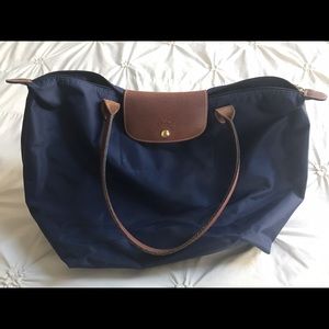 🆕!! Beautiful Navy Longchamp Le Pilage bag 💙