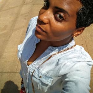 Meet your Posher, Lateefa