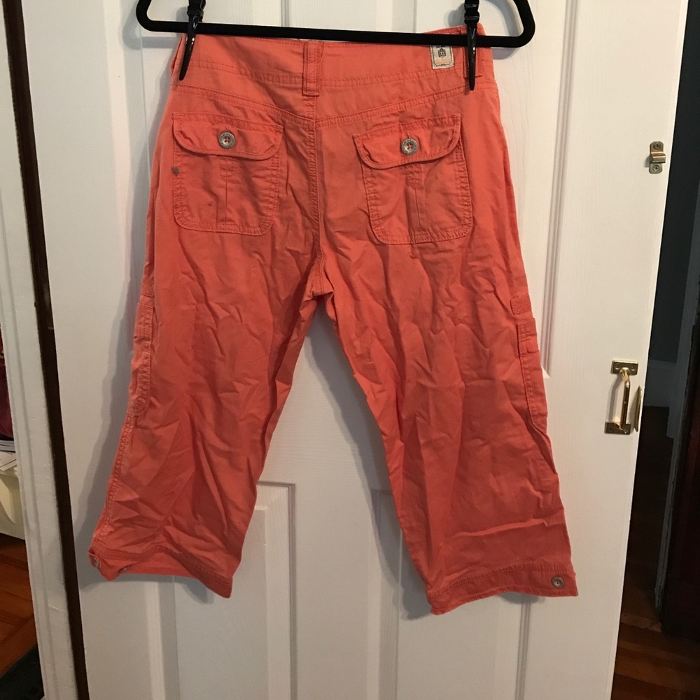 Levi Capris - image 2